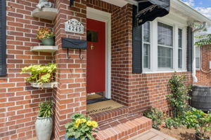 Front Entry Detail