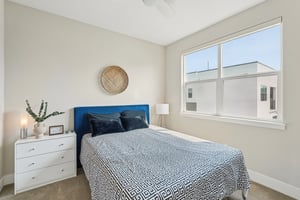10th St-S0409-028.jpg