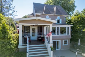 Front patio and entryway