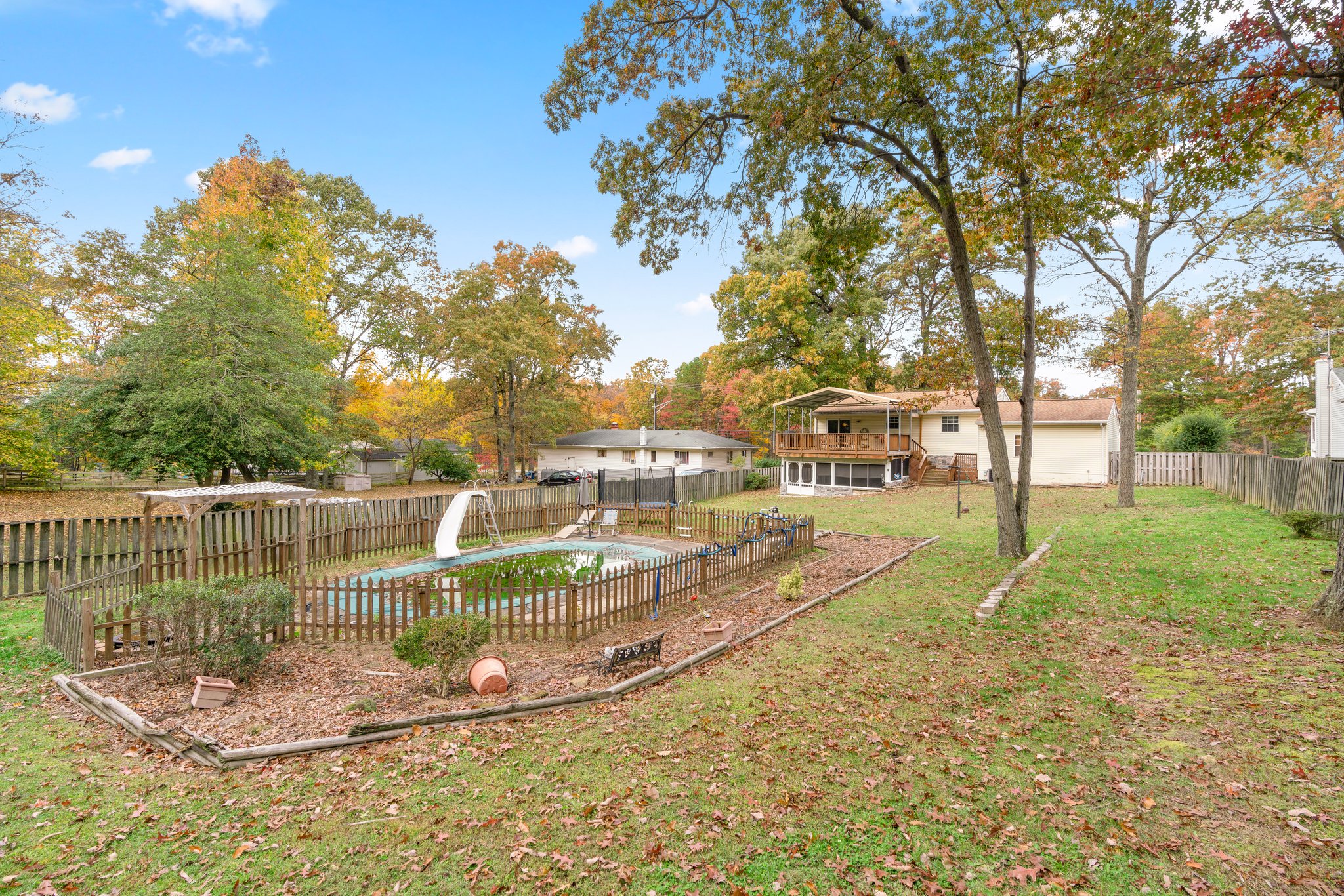 44. Back exterior.jpg