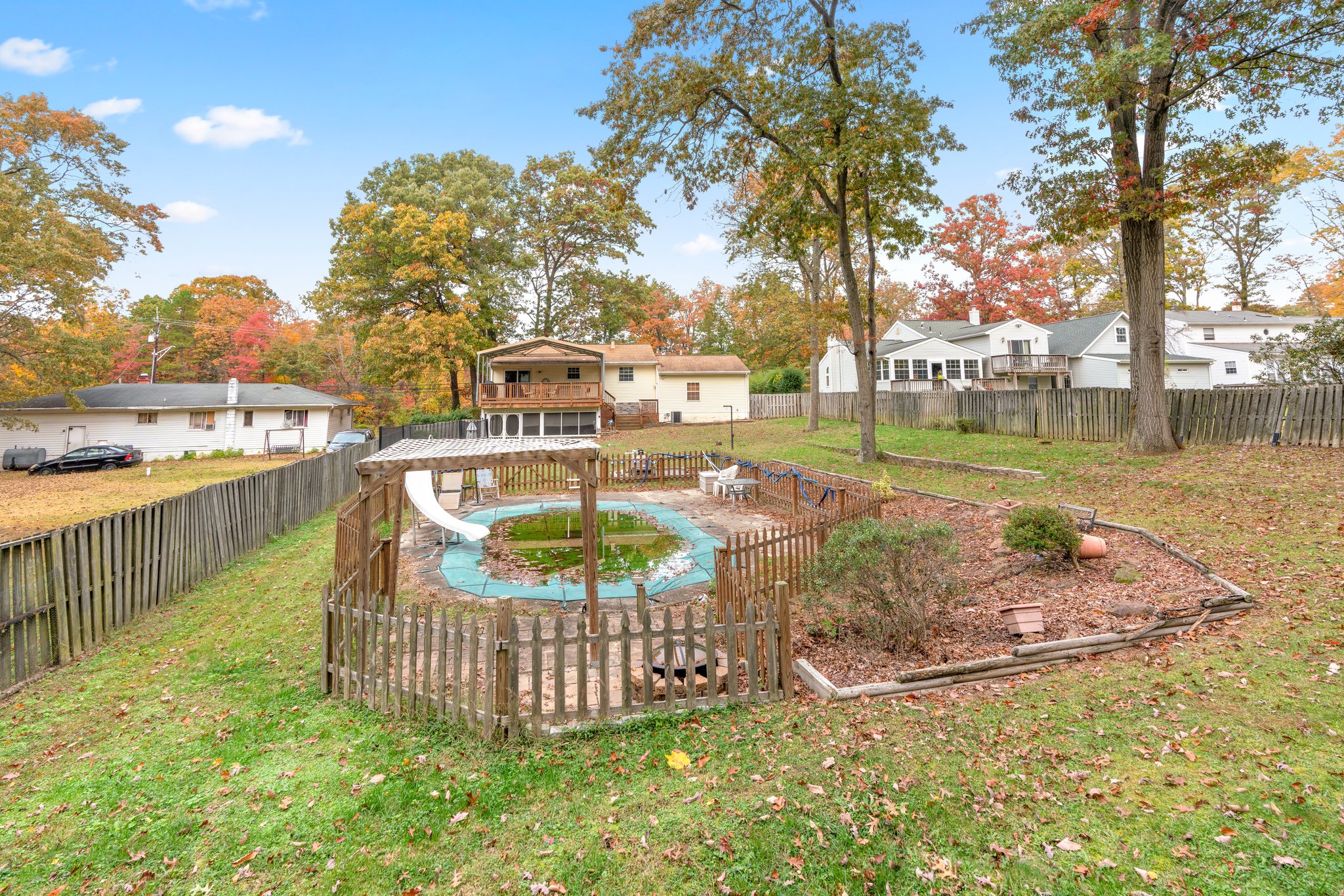 43. Back exterior.jpg