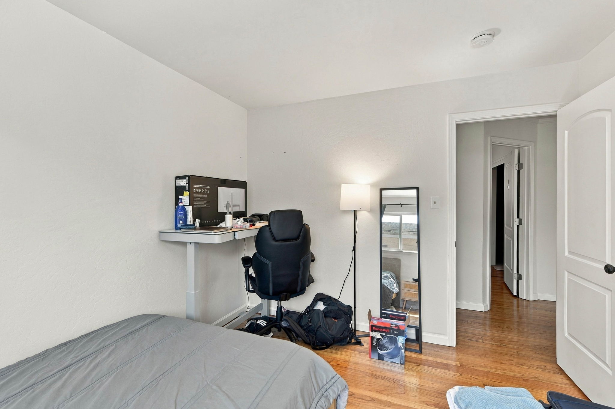 021_F8_425 N 7th St