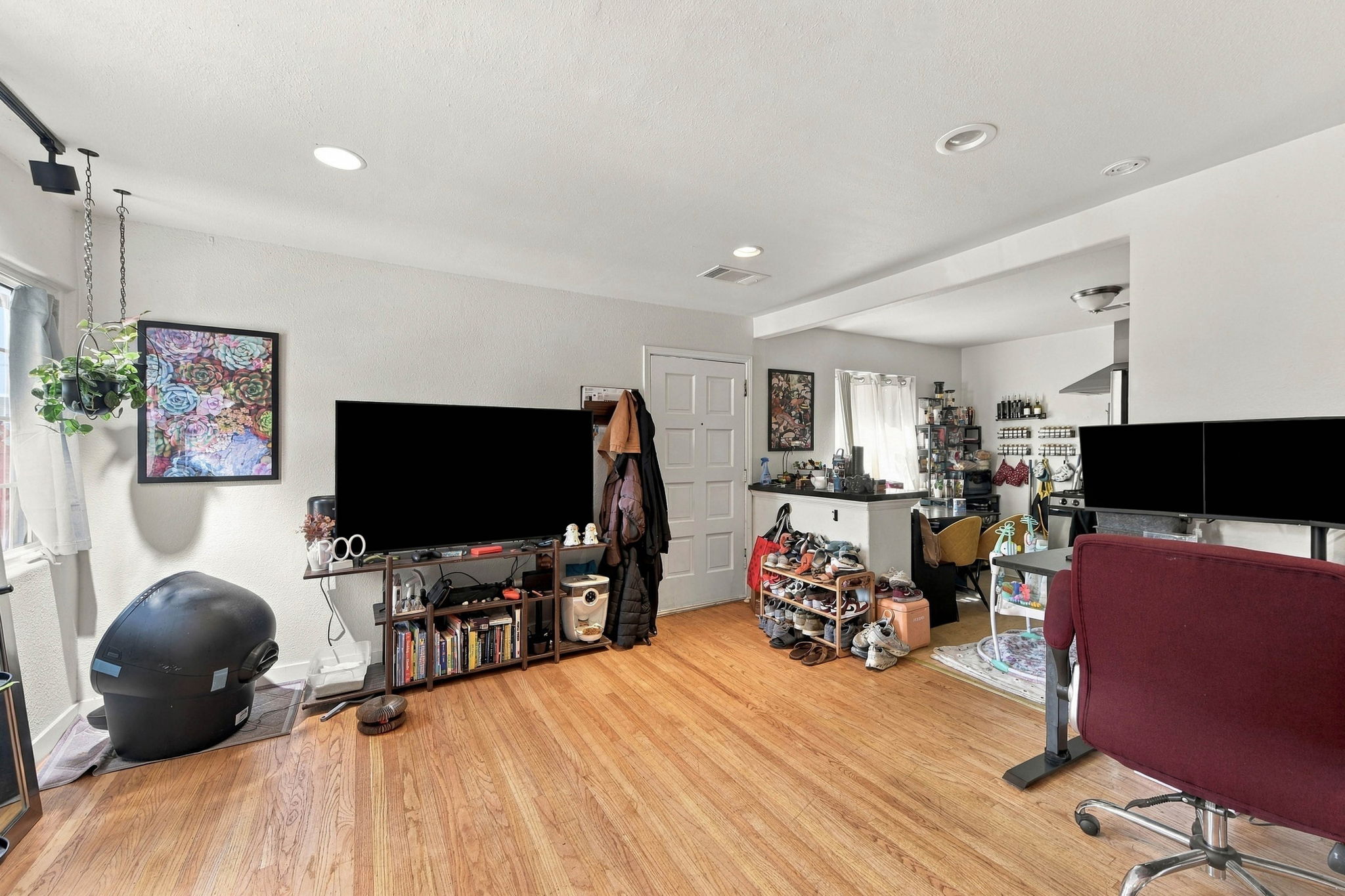 033_F8_425 N 7th St