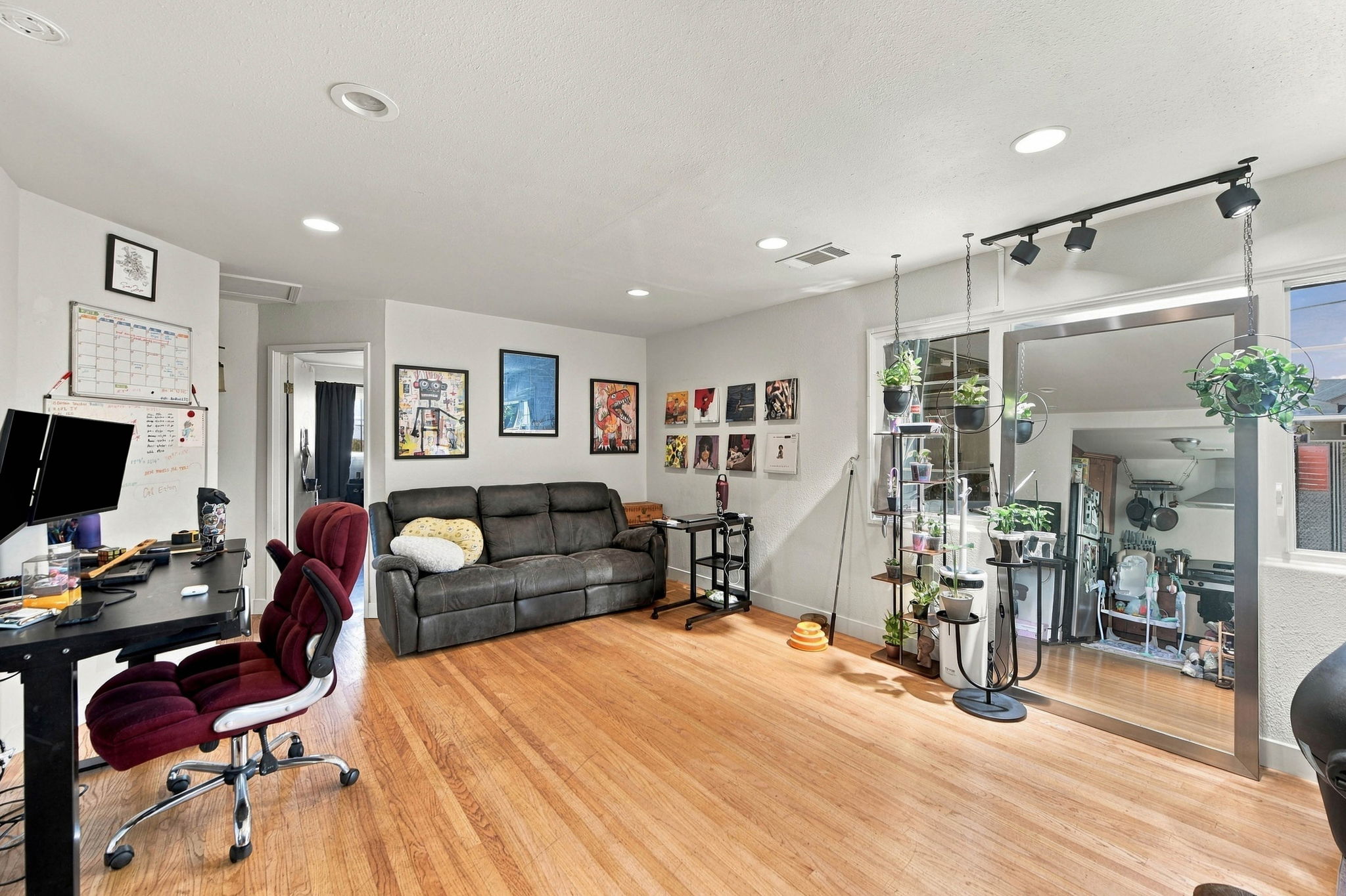 035_F8_425 N 7th St