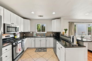 014_F8_425 N 7th St