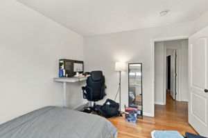 021_F8_425 N 7th St