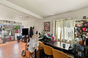 039_F8_425 N 7th St