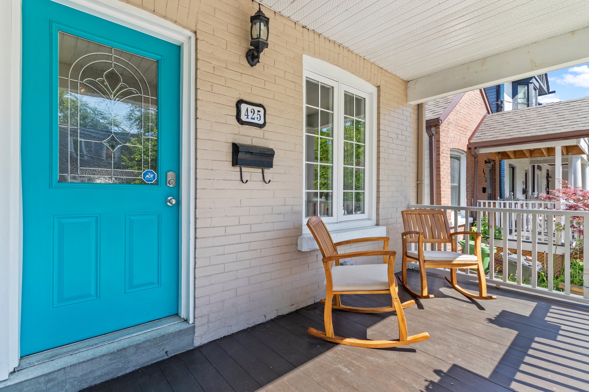 425 Rhodes Ave, Toronto, ON M4L 3A6 REALPix Interior & Real Estate