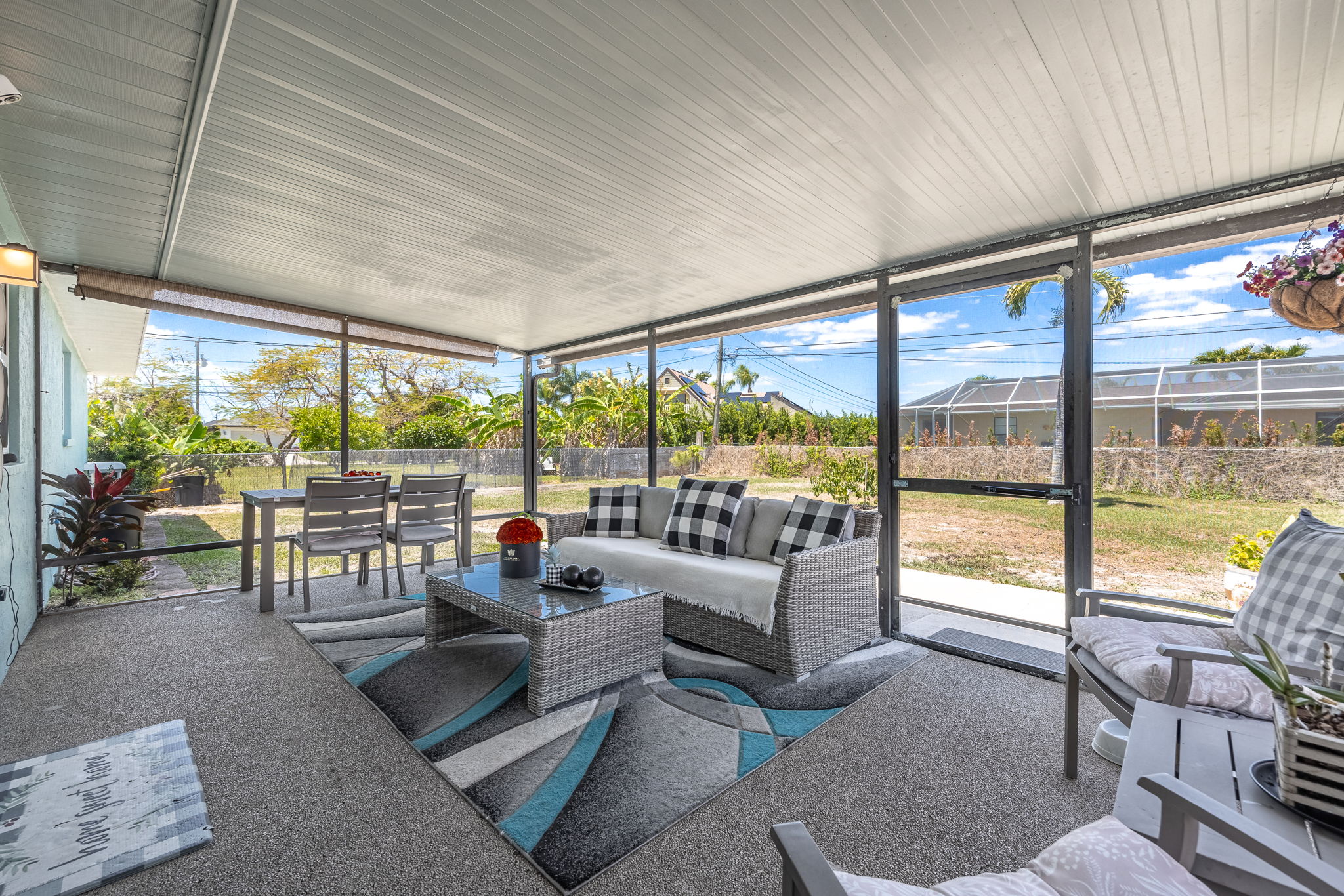 Screened-In Lanai