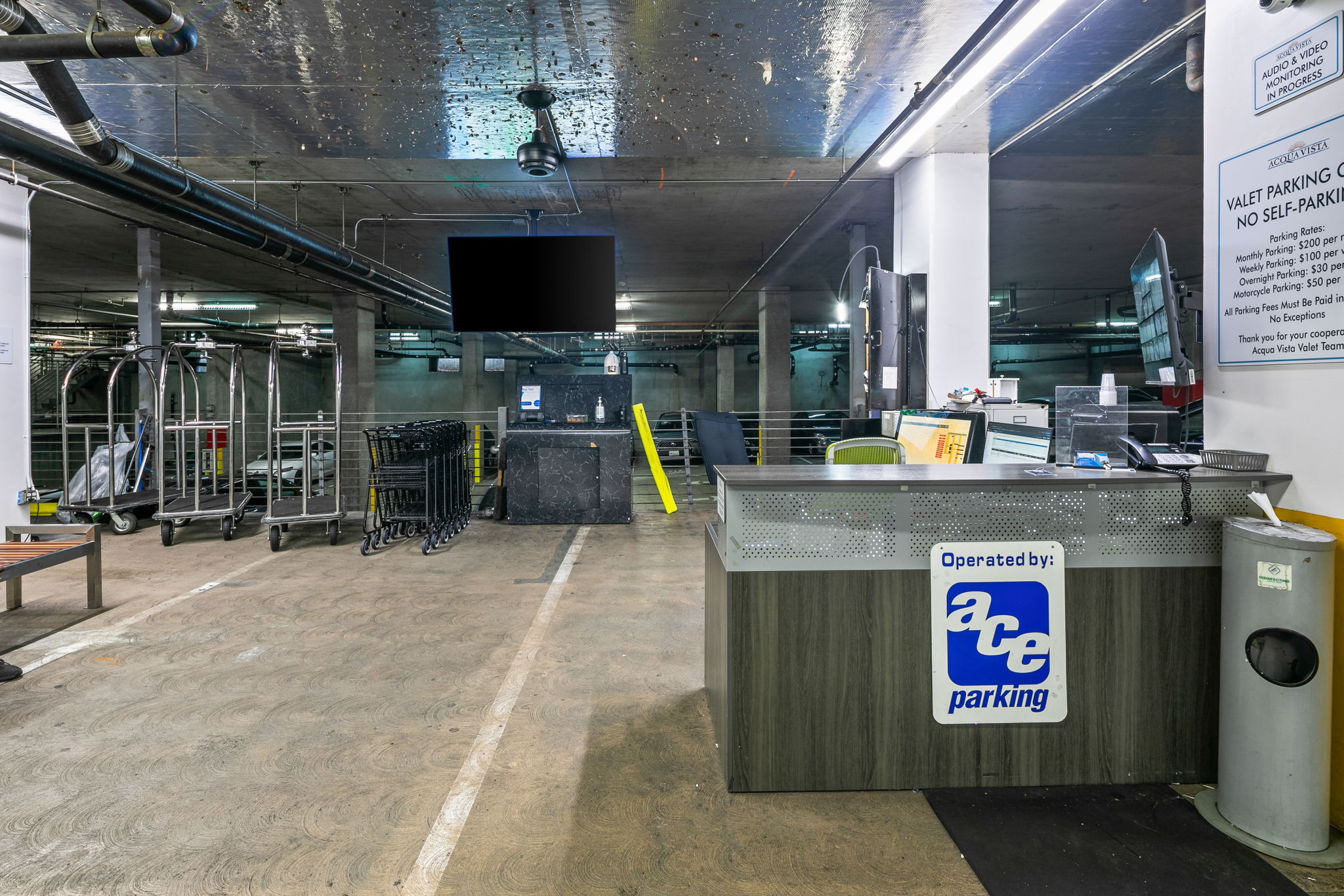 425 W Beech St. 327-32