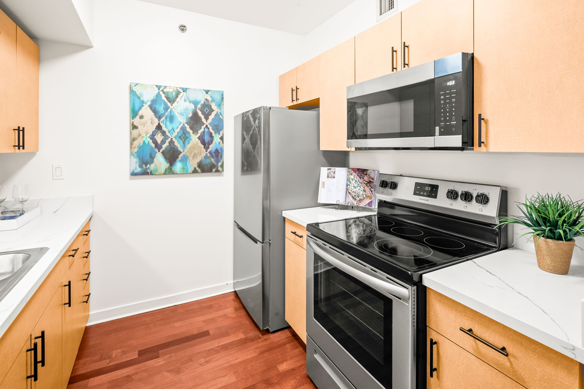 425 Beech St 327-420