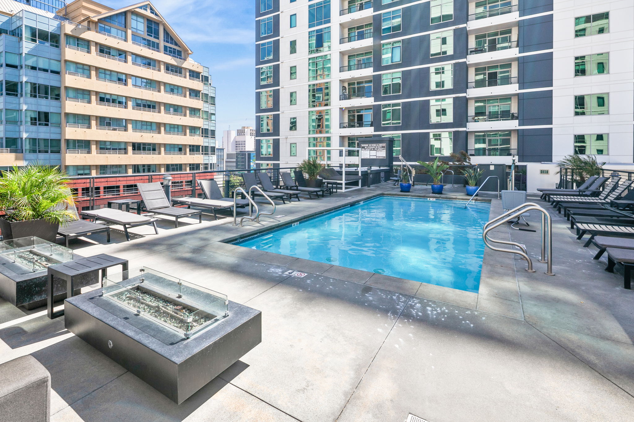 425 Beech St 327-425