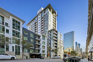 Aqua Vista Stock 3