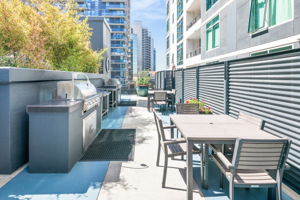 425 Beech St 327-423
