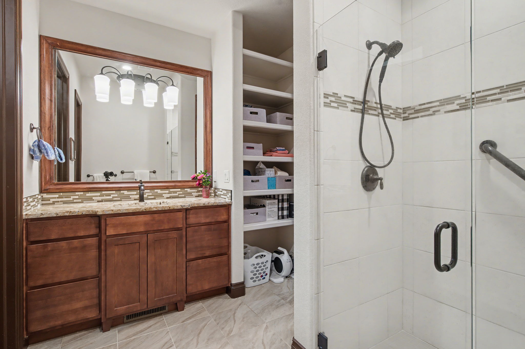 Guest Suite Bathroom