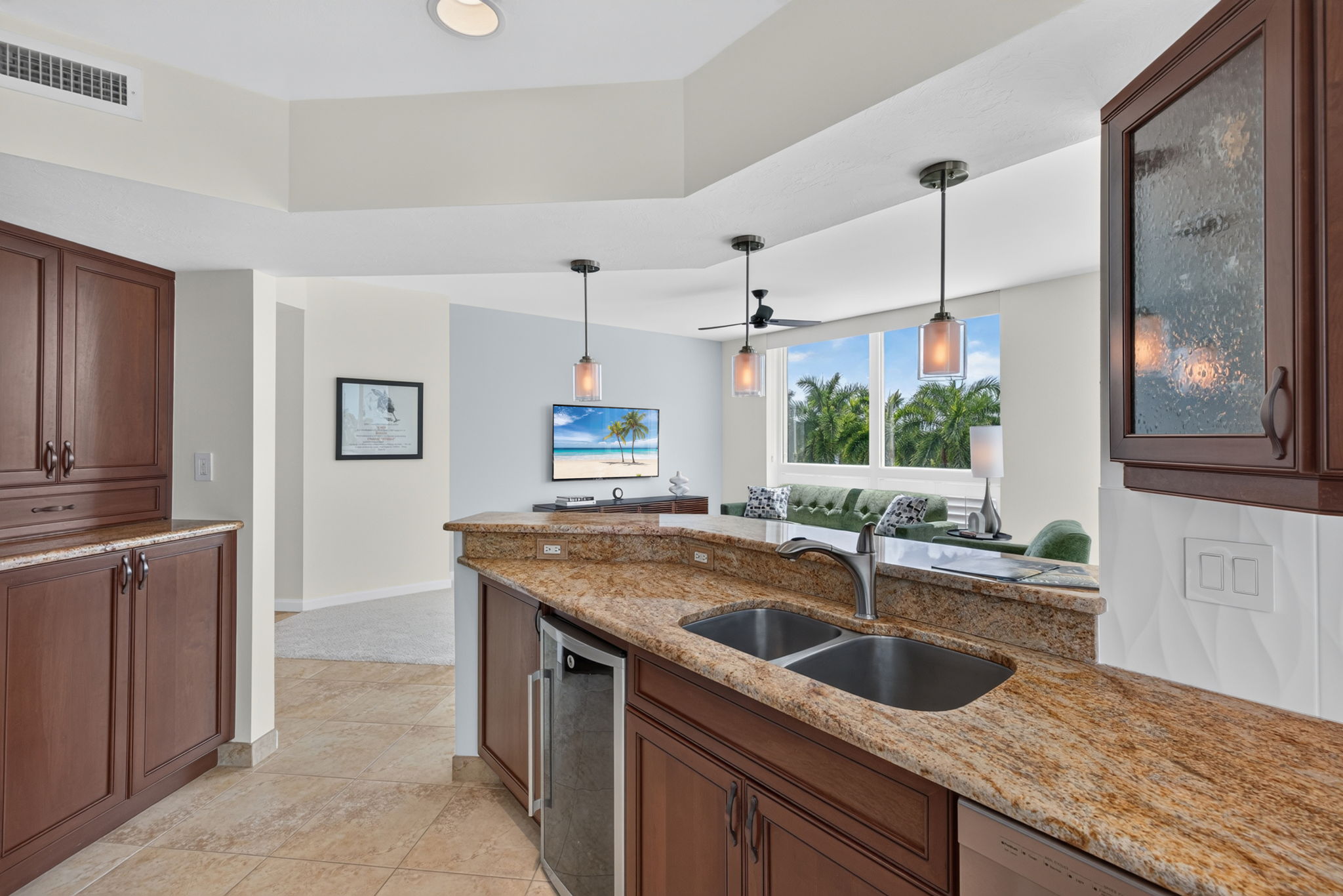 Kitchen 4 of 5