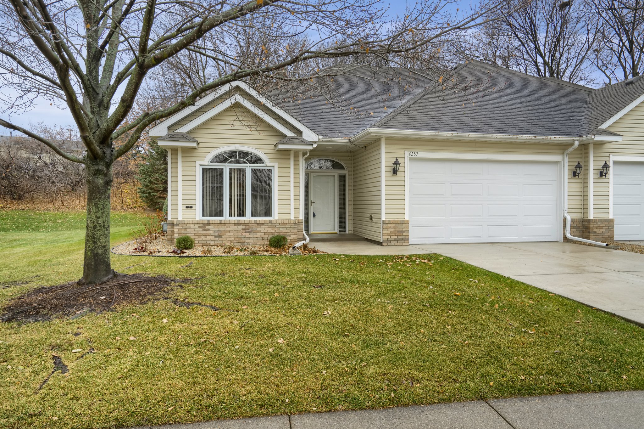 4257 Priorwood St SE, Prior Lake, MN 55372, USA Photo 2