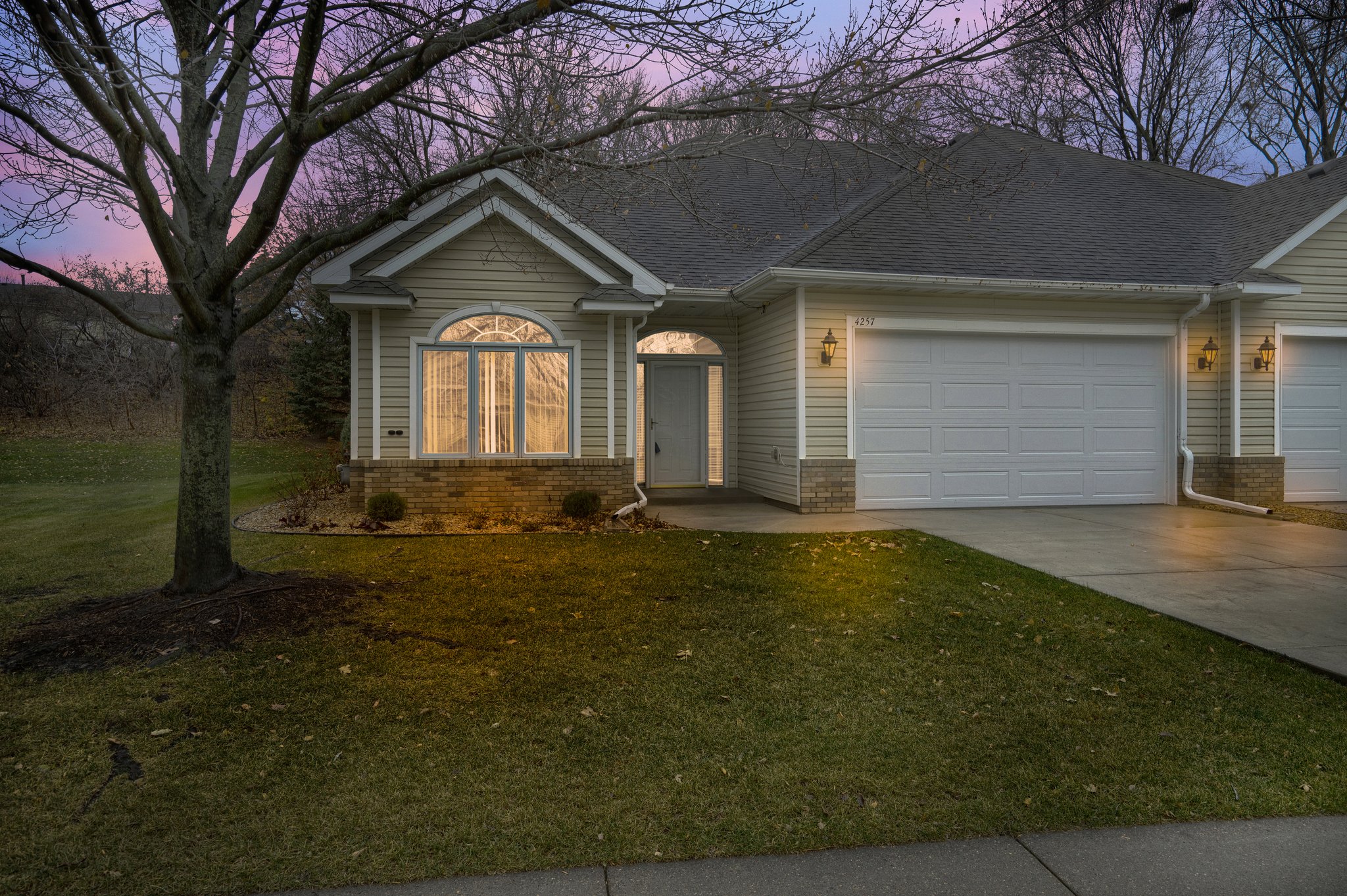 4257 Priorwood St SE, Prior Lake, MN 55372, USA Photo 1