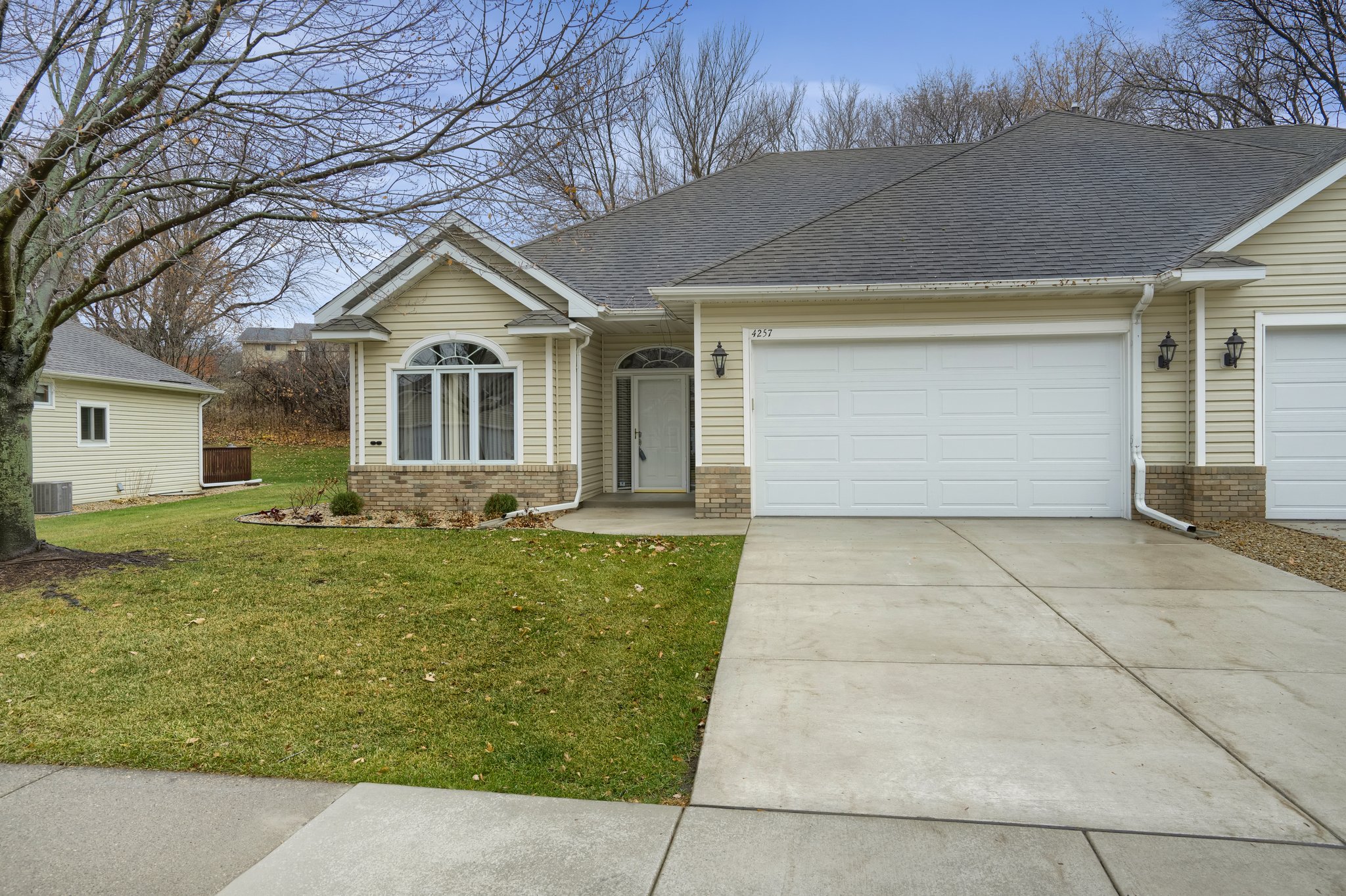 4257 Priorwood St SE, Prior Lake, MN 55372, USA Photo 3