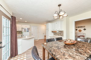 Kitchen & Breakfast Room
