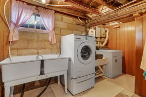  Photo 36