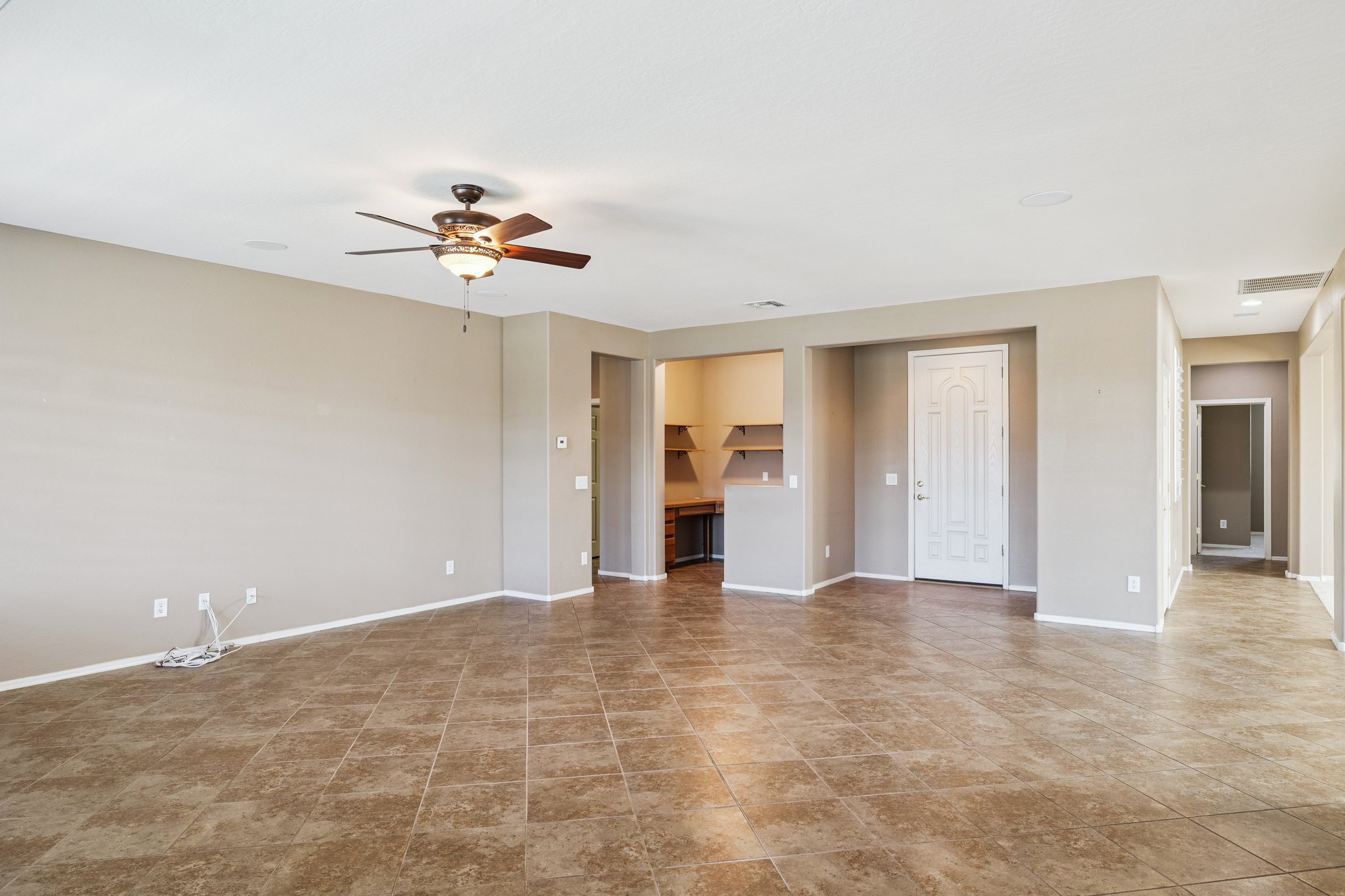 42575 Abbey Rd - 007.jpg