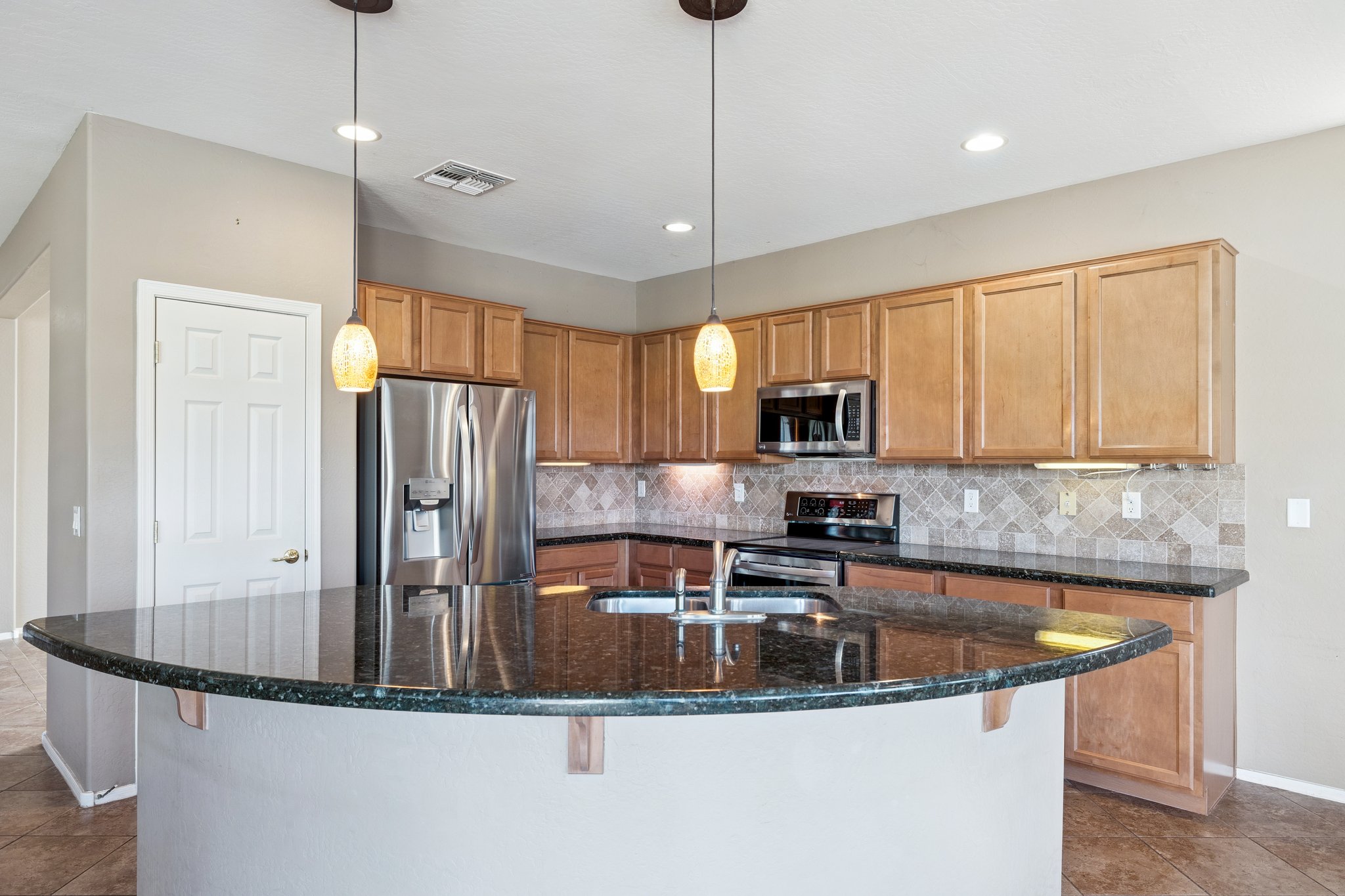 42575 Abbey Rd - 008.jpg