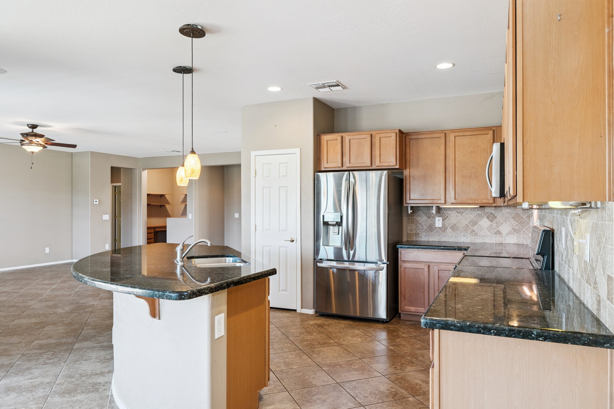 42575 Abbey Rd - 009.jpg