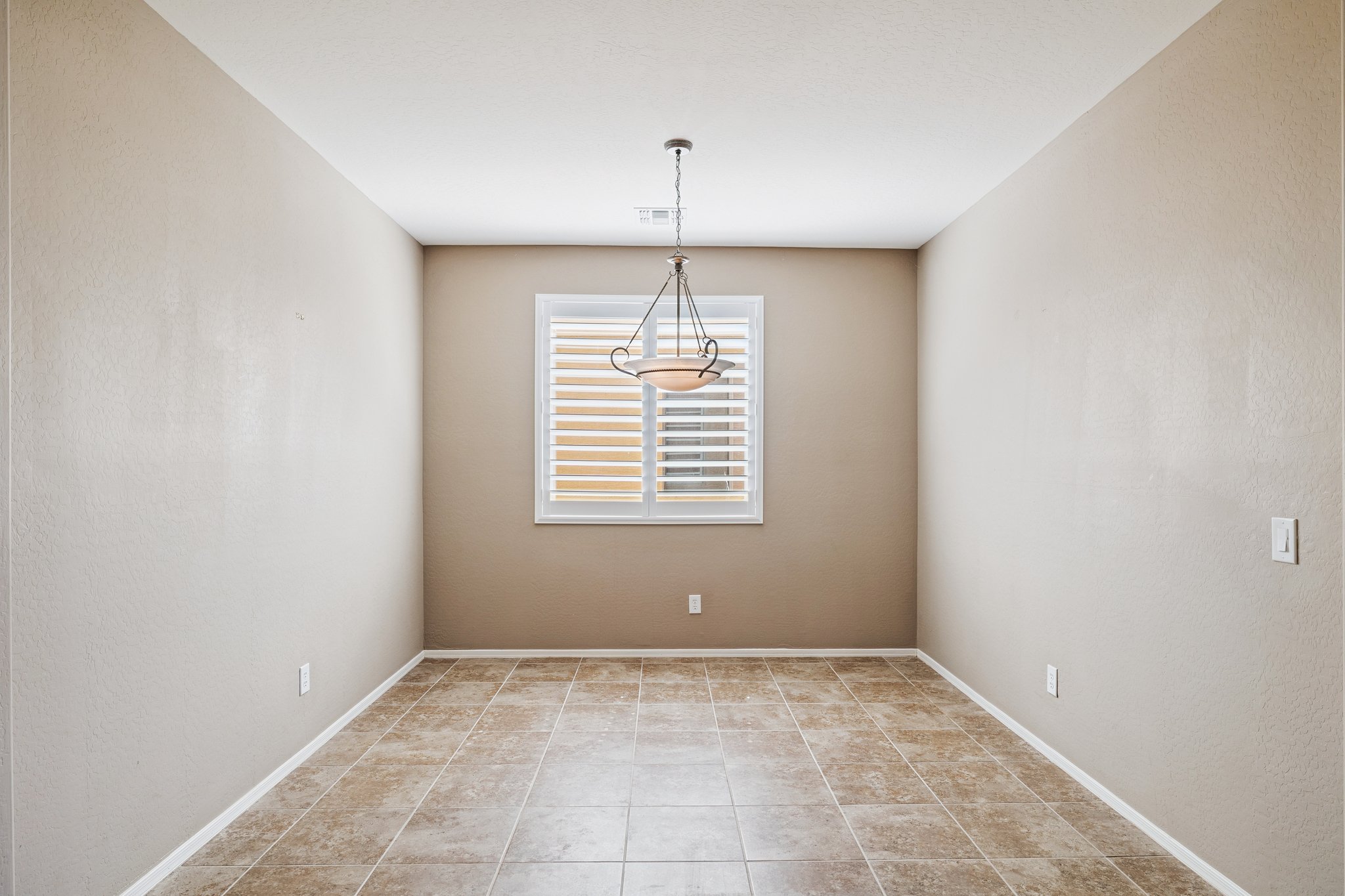 42575 Abbey Rd - 012.jpg
