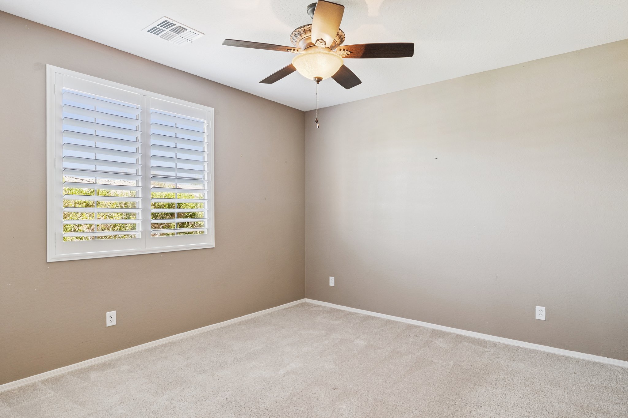 42575 Abbey Rd - 024.jpg
