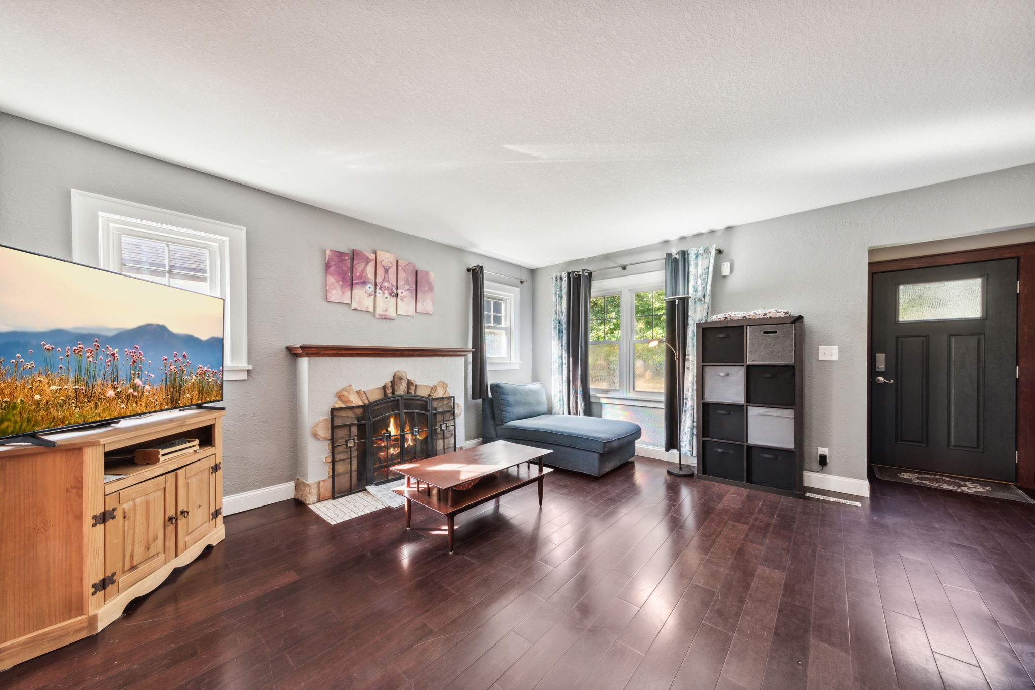 Living room with fireplace