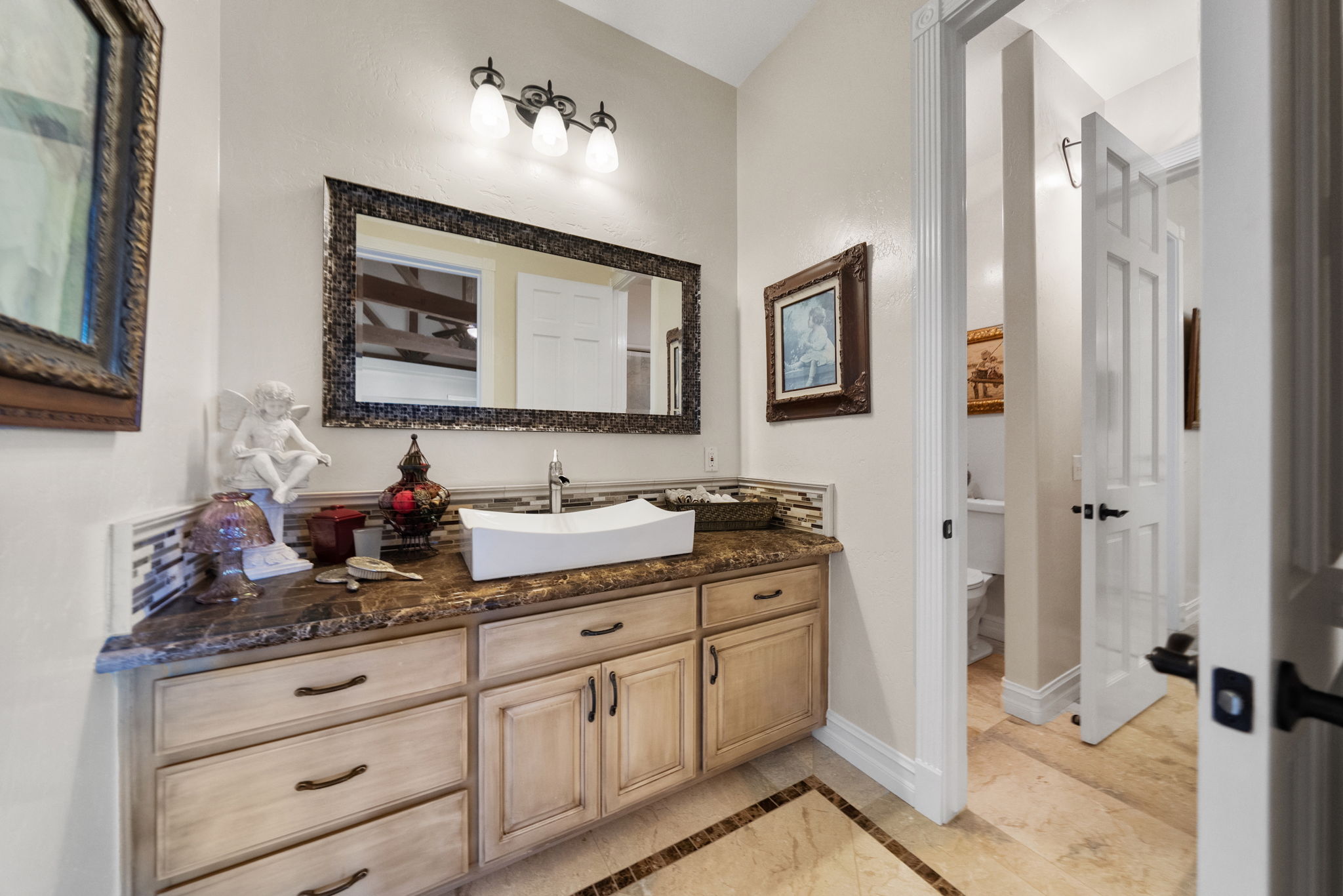 Secondary shared bath with sink