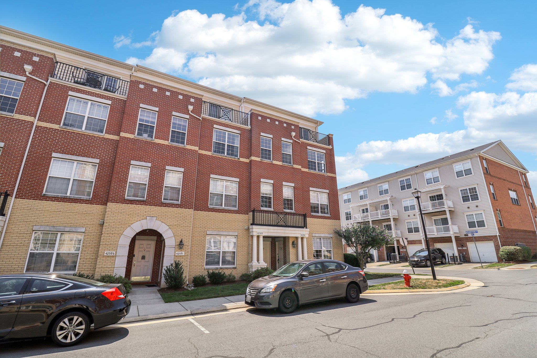 Hollyhock Terrace-003.jpg