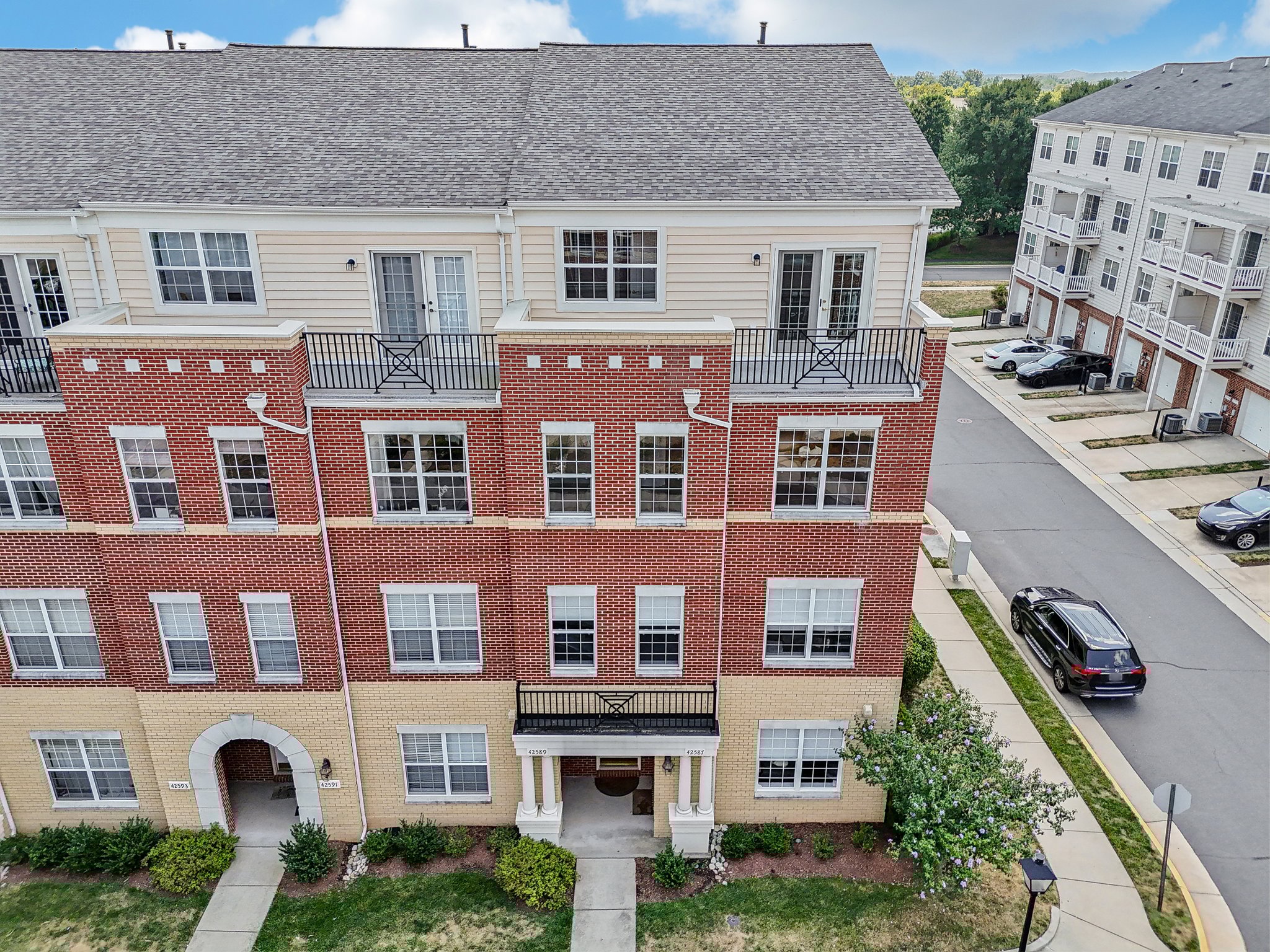 Hollyhock Terrace-068.jpg