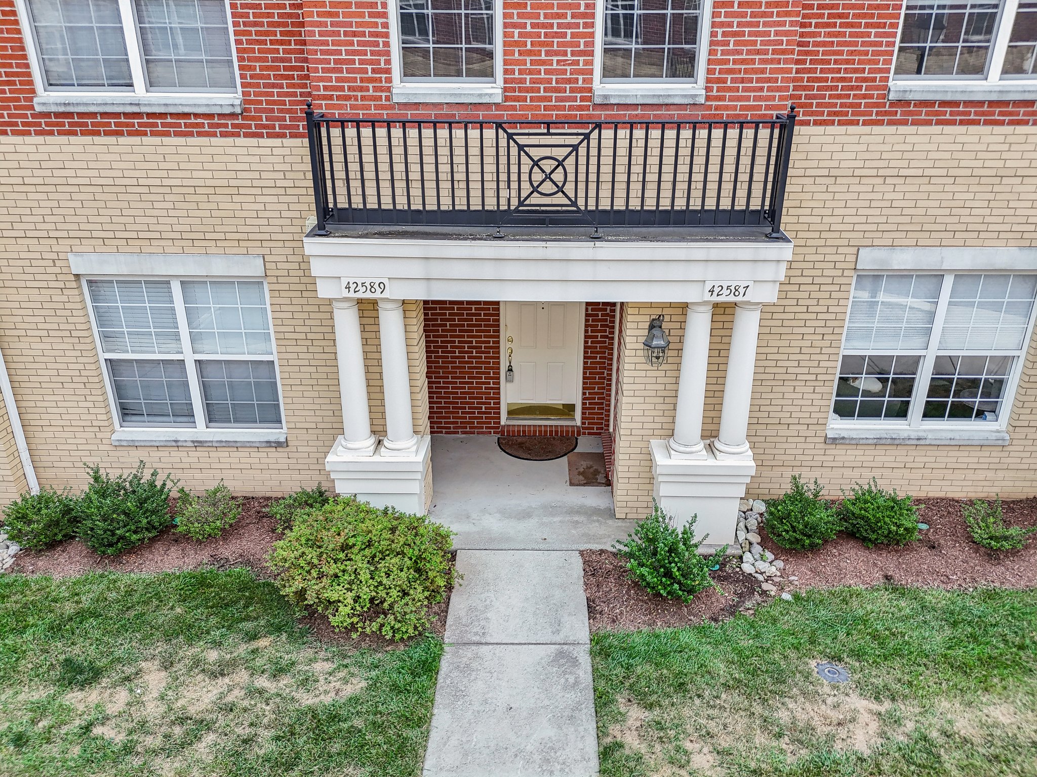 Hollyhock Terrace-070.jpg