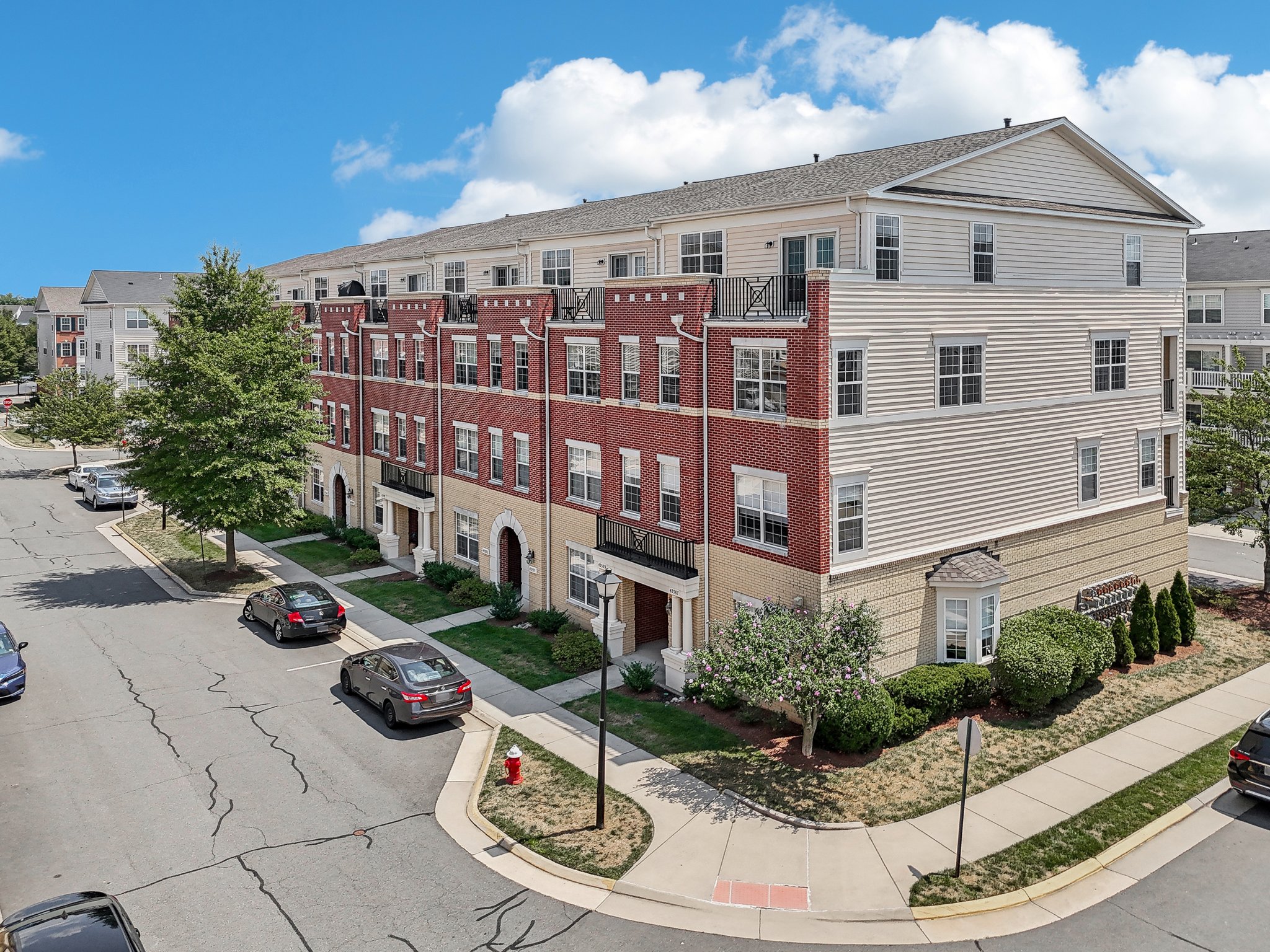 Hollyhock Terrace-071.jpg