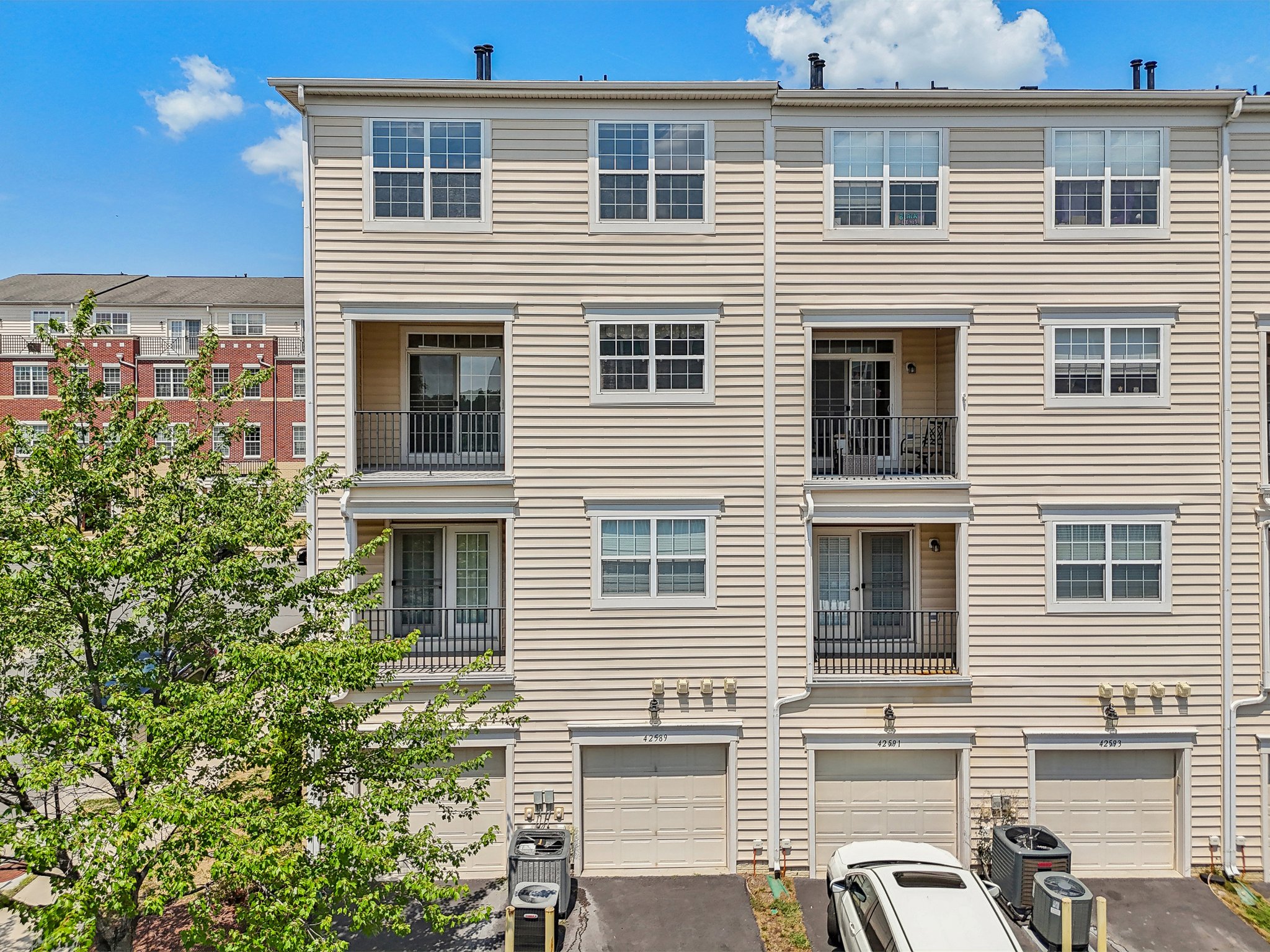 Hollyhock Terrace-074.jpg