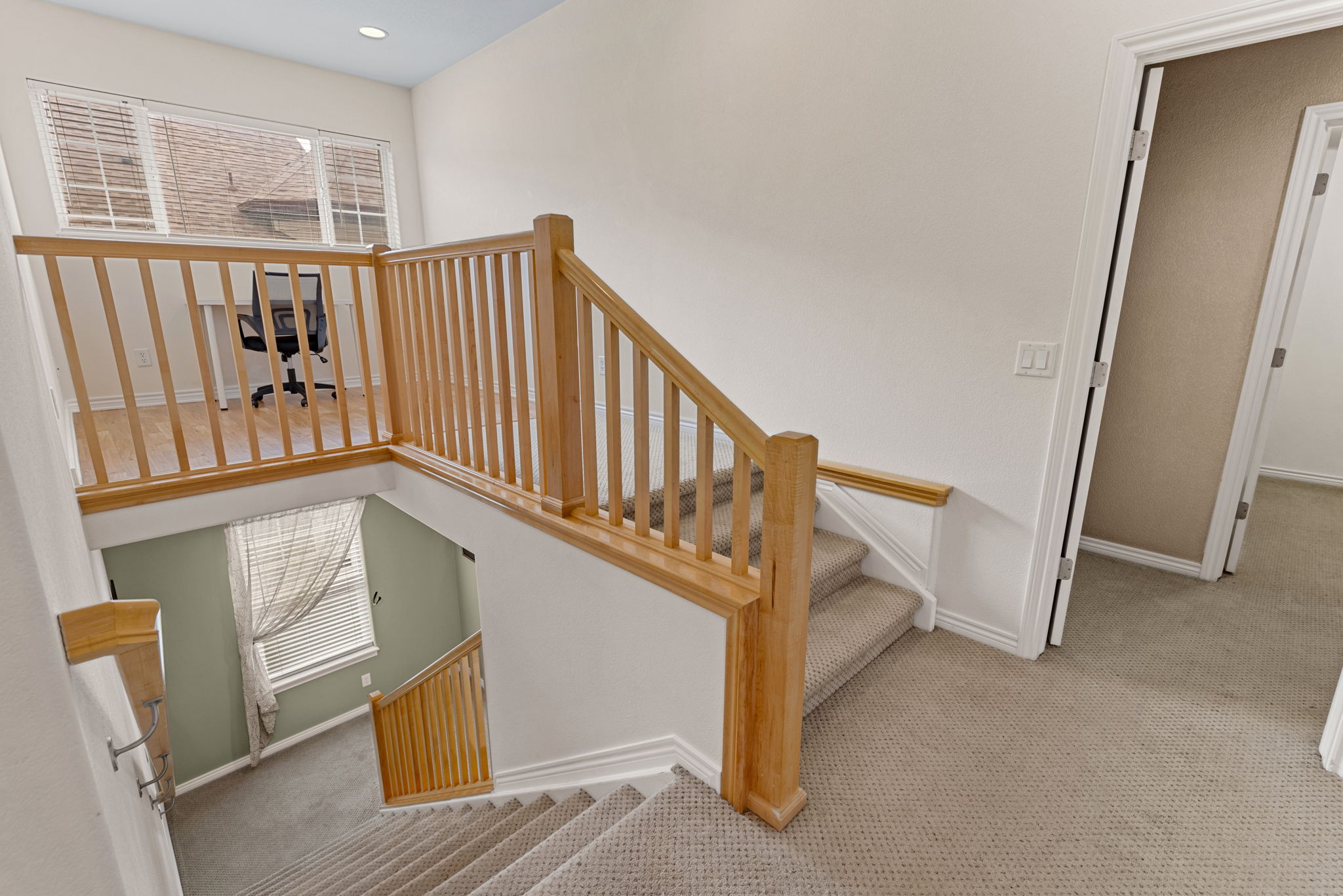 Landing and Office/Study