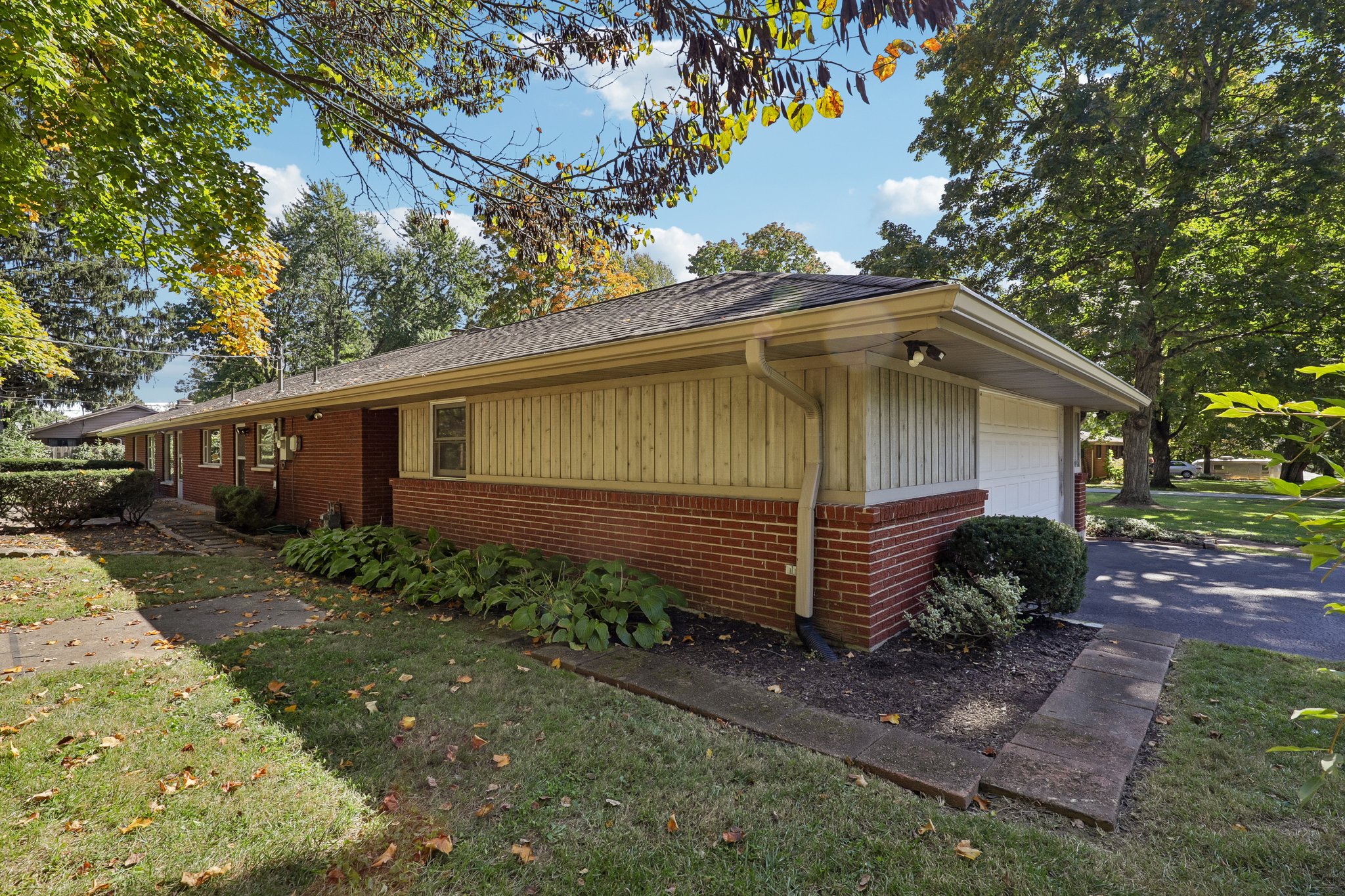 Wood Acre Dr-S0810-004 (2).jpg