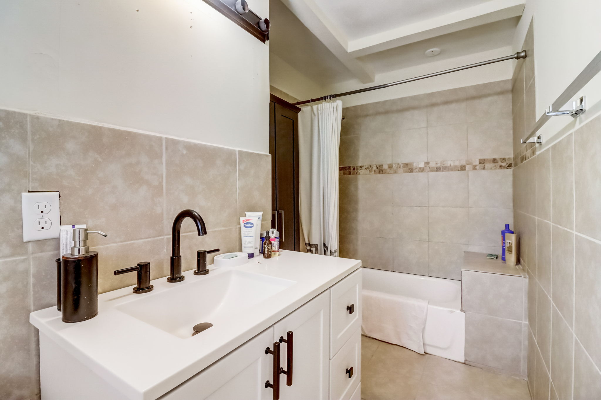 Hidden Valley Dr SW-046