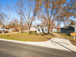 Photo 0