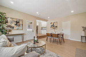 011_42650 Sully St
