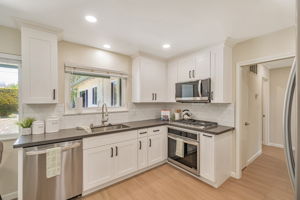015_42650 Sully St