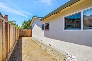 046_42650 Sully St