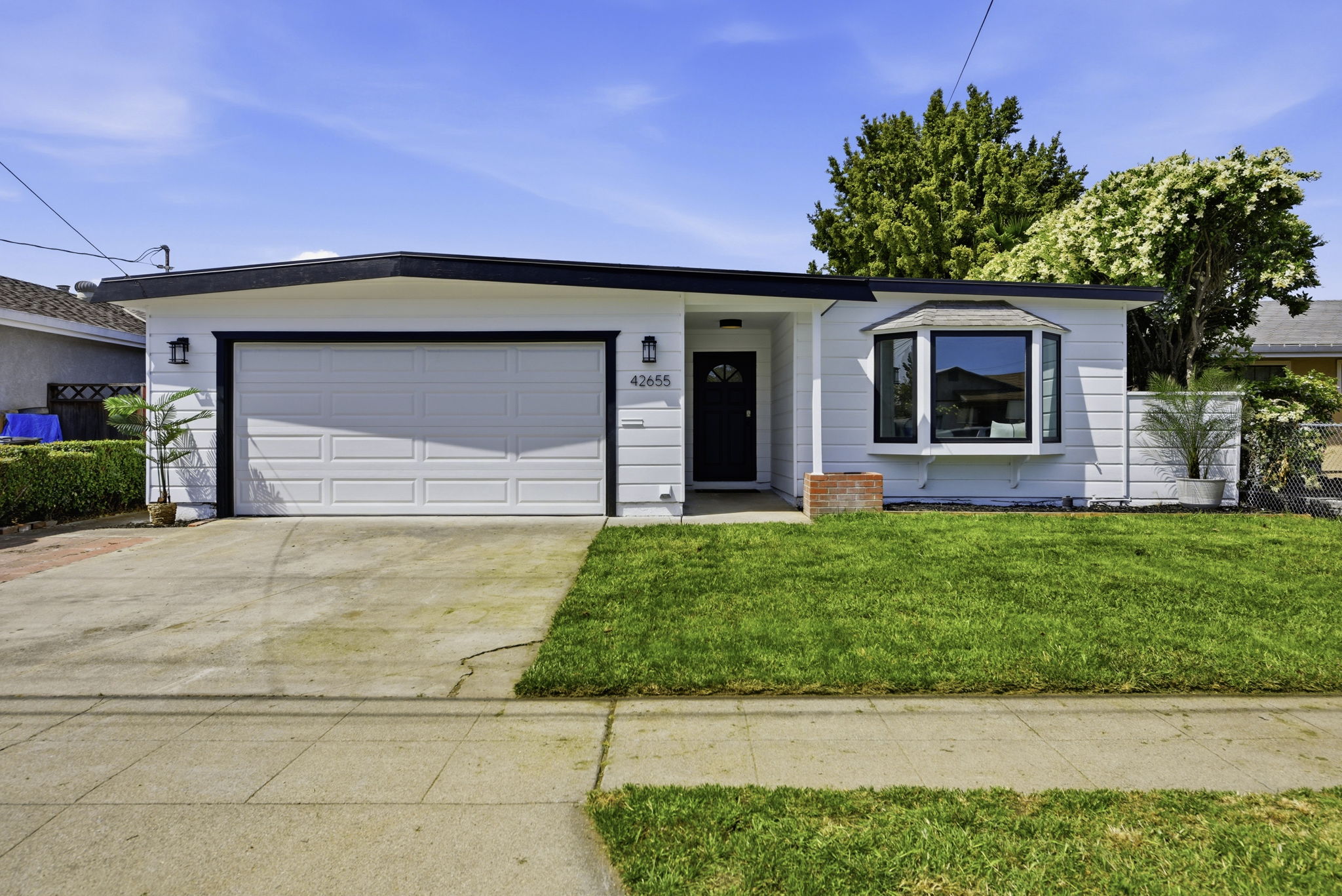 001_F8_42655 Charleston Way