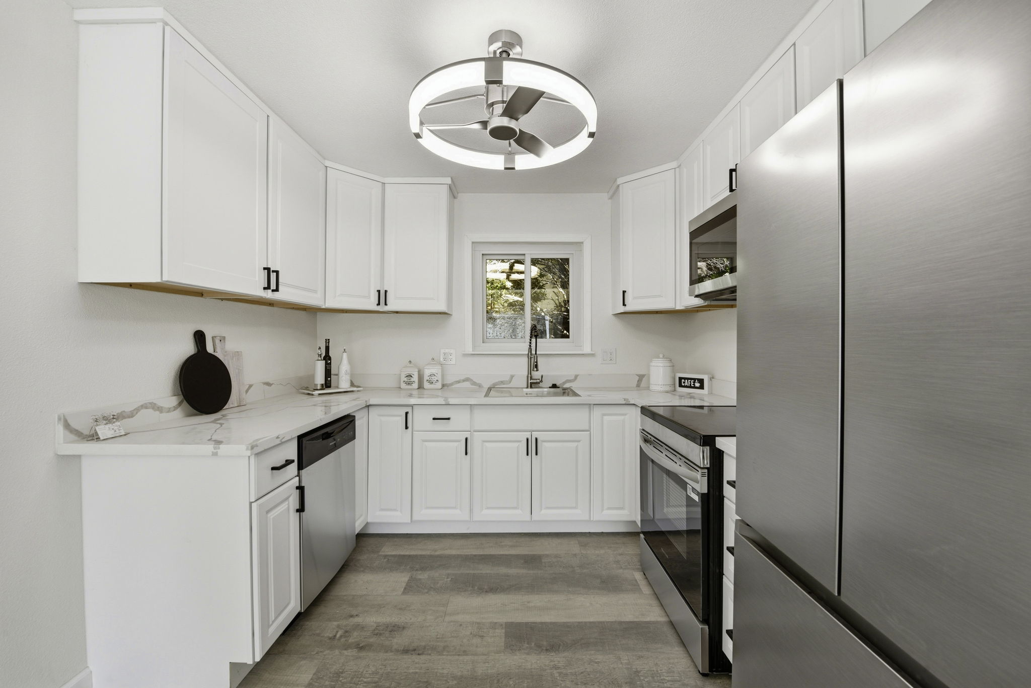 012_F8_42655 Charleston Way