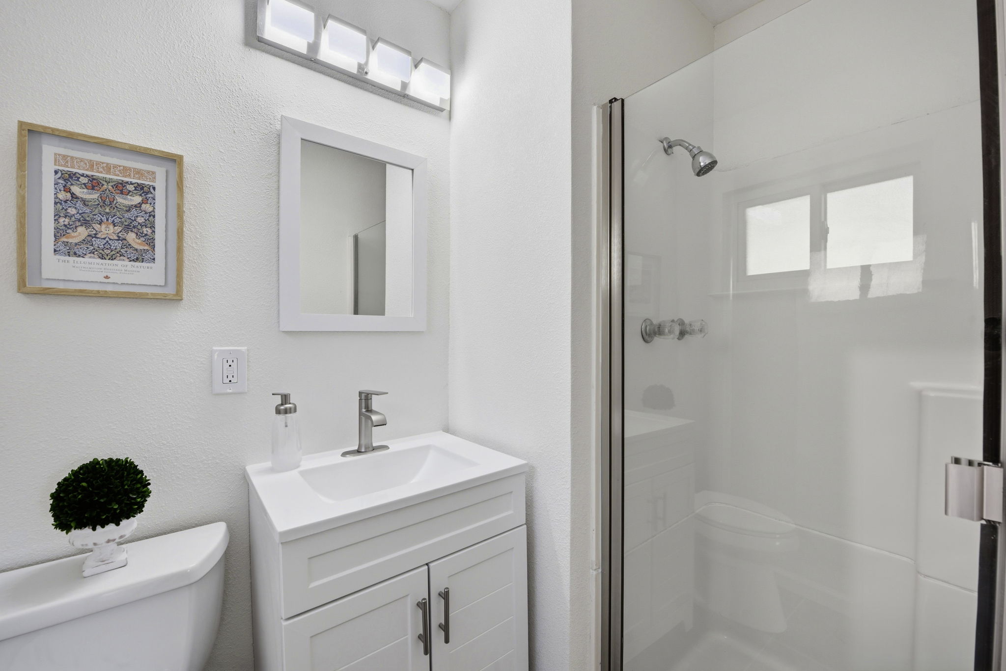 030_F8_42655 Charleston Way