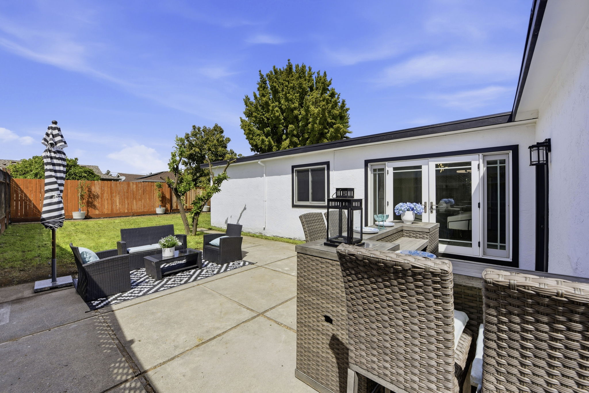 035_F8_42655 Charleston Way