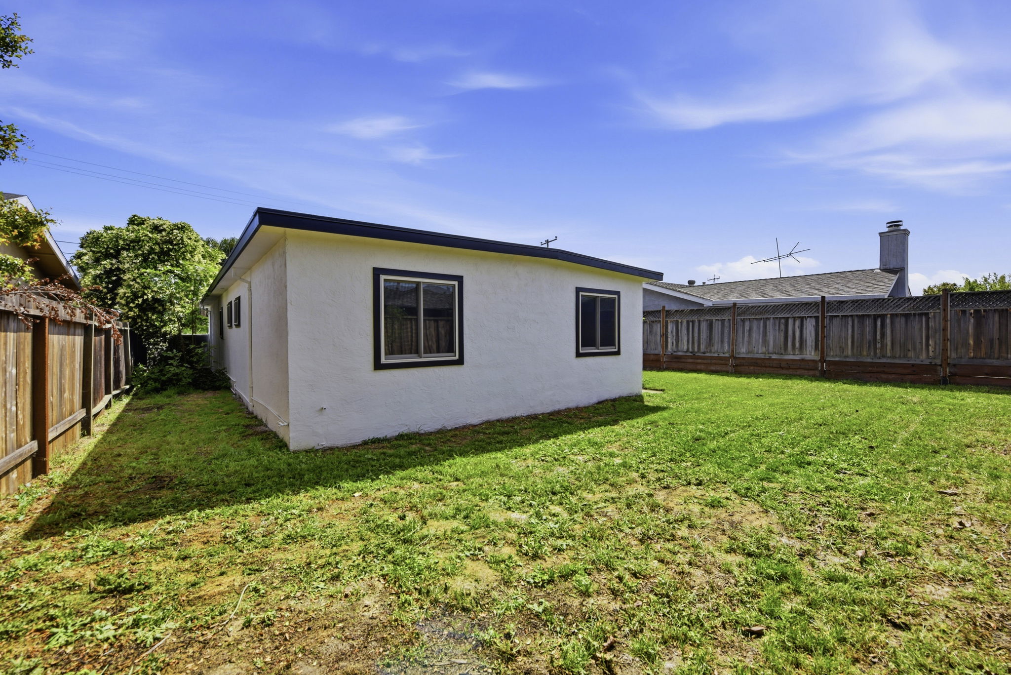 038_F8_42655 Charleston Way