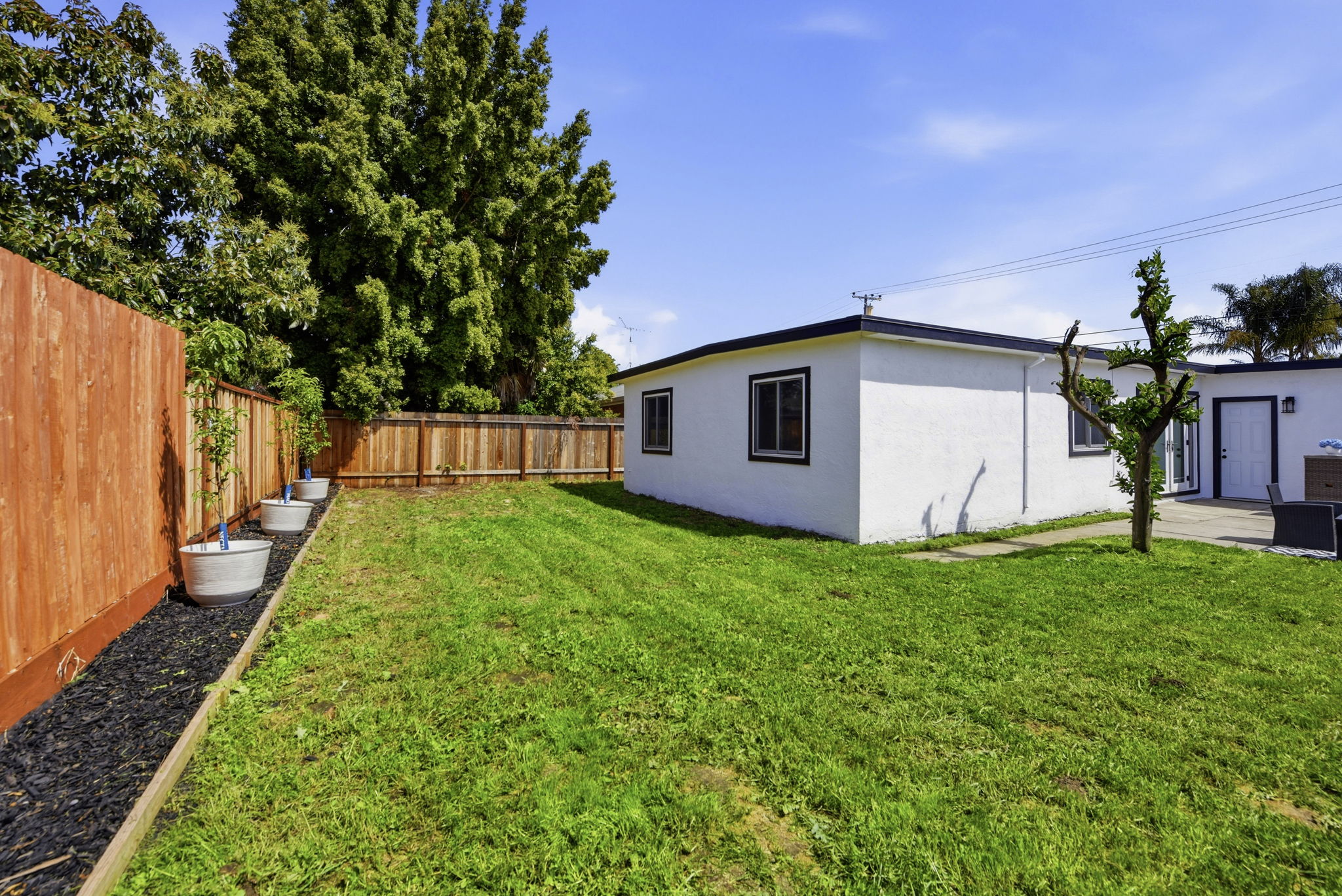 040_F8_42655 Charleston Way